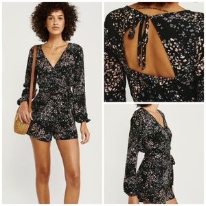 Abercrombie & Fitch printed romper XST